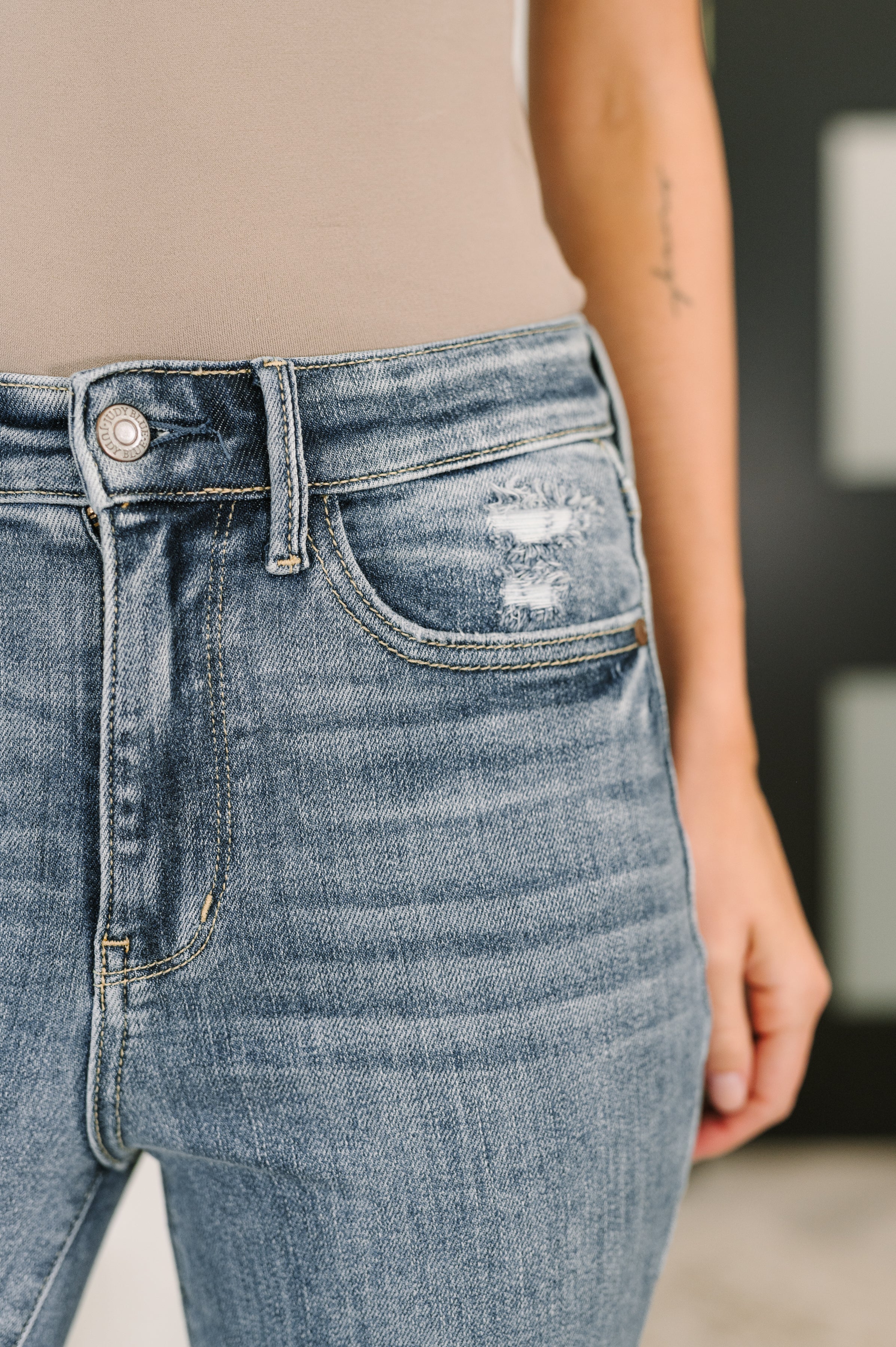 Robin High Waist Bootcut with Fray Hem - Image 3