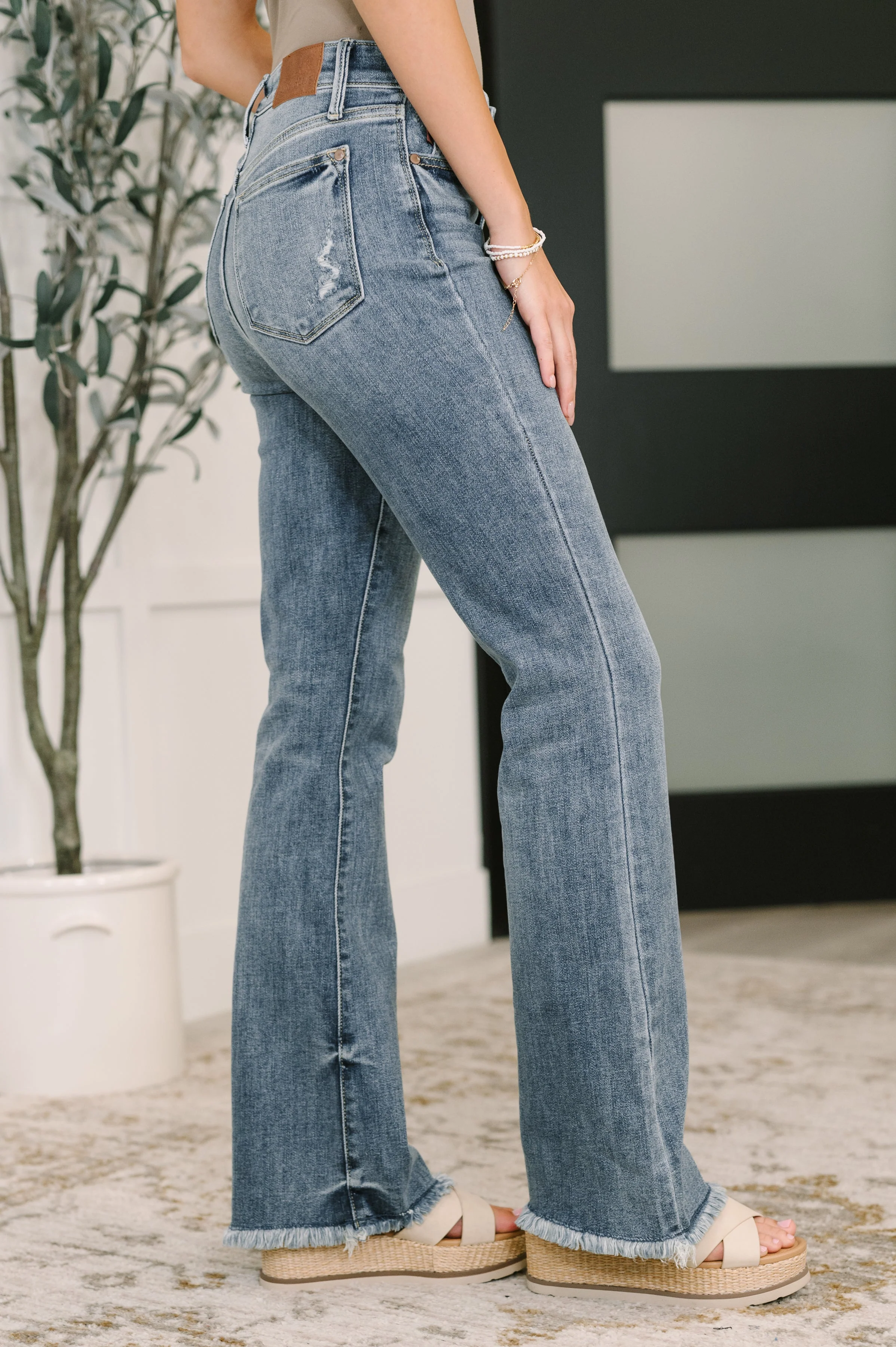 Robin High Waist Bootcut with Fray Hem - Image 4
