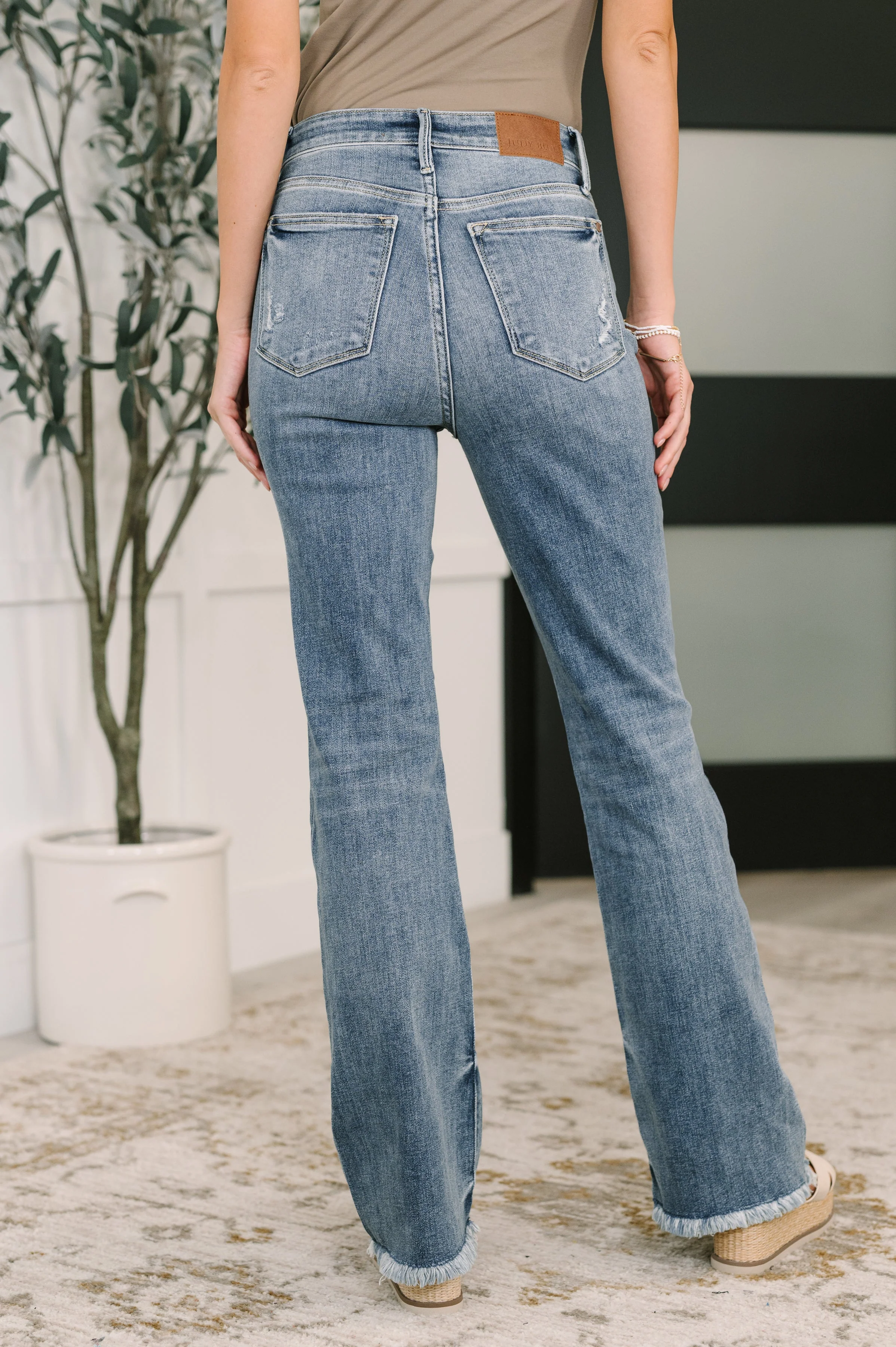 Robin High Waist Bootcut with Fray Hem - Image 7