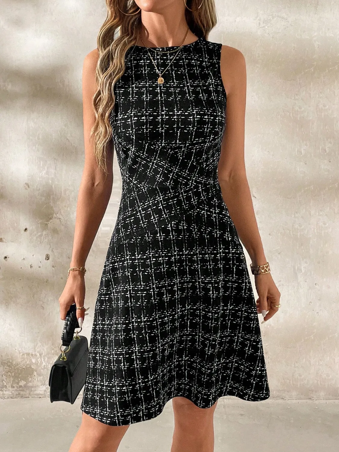 Round Neck Sleeveless Dress - Image 8