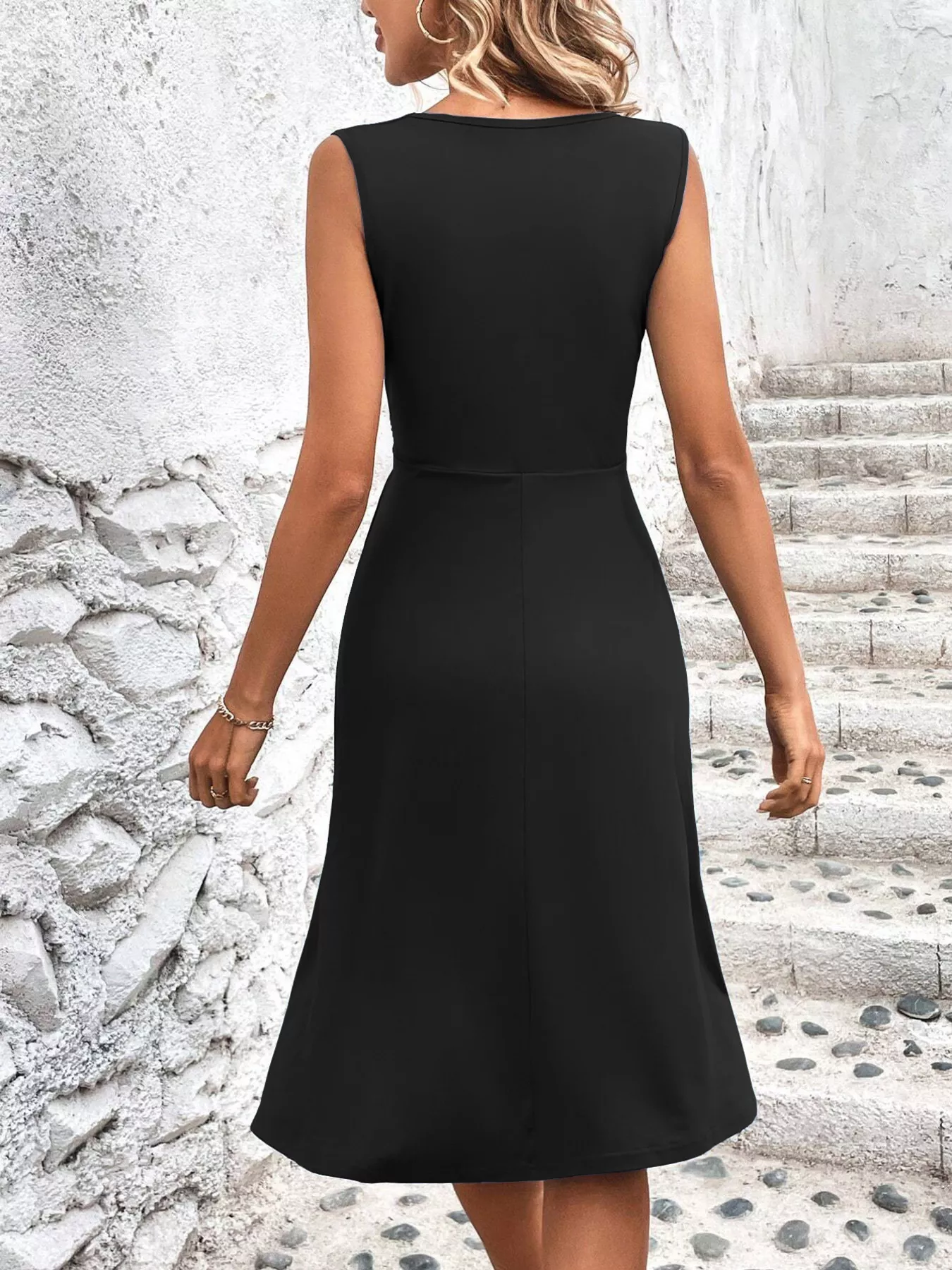 Ruched Sleeveless A-Line Dress - Image 5