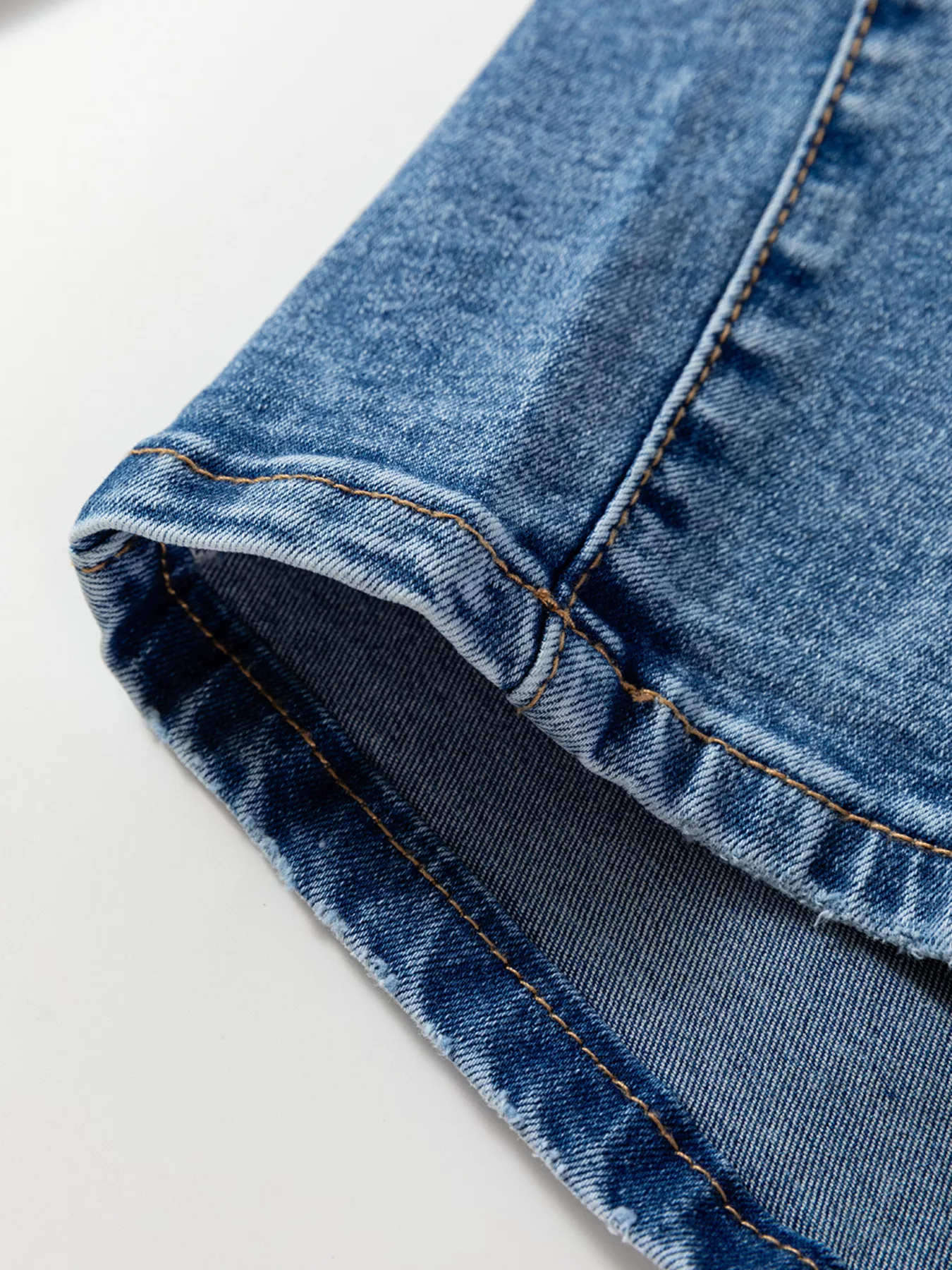 Seam Detail Loose Fit Cropped Jeans - Image 8