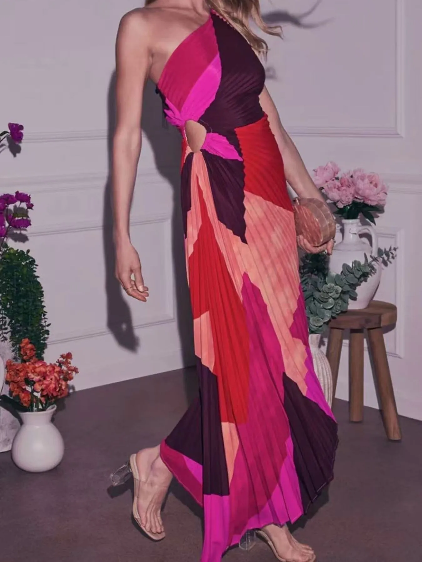 Single Shoulder Floral Pleated Dress - Image 10