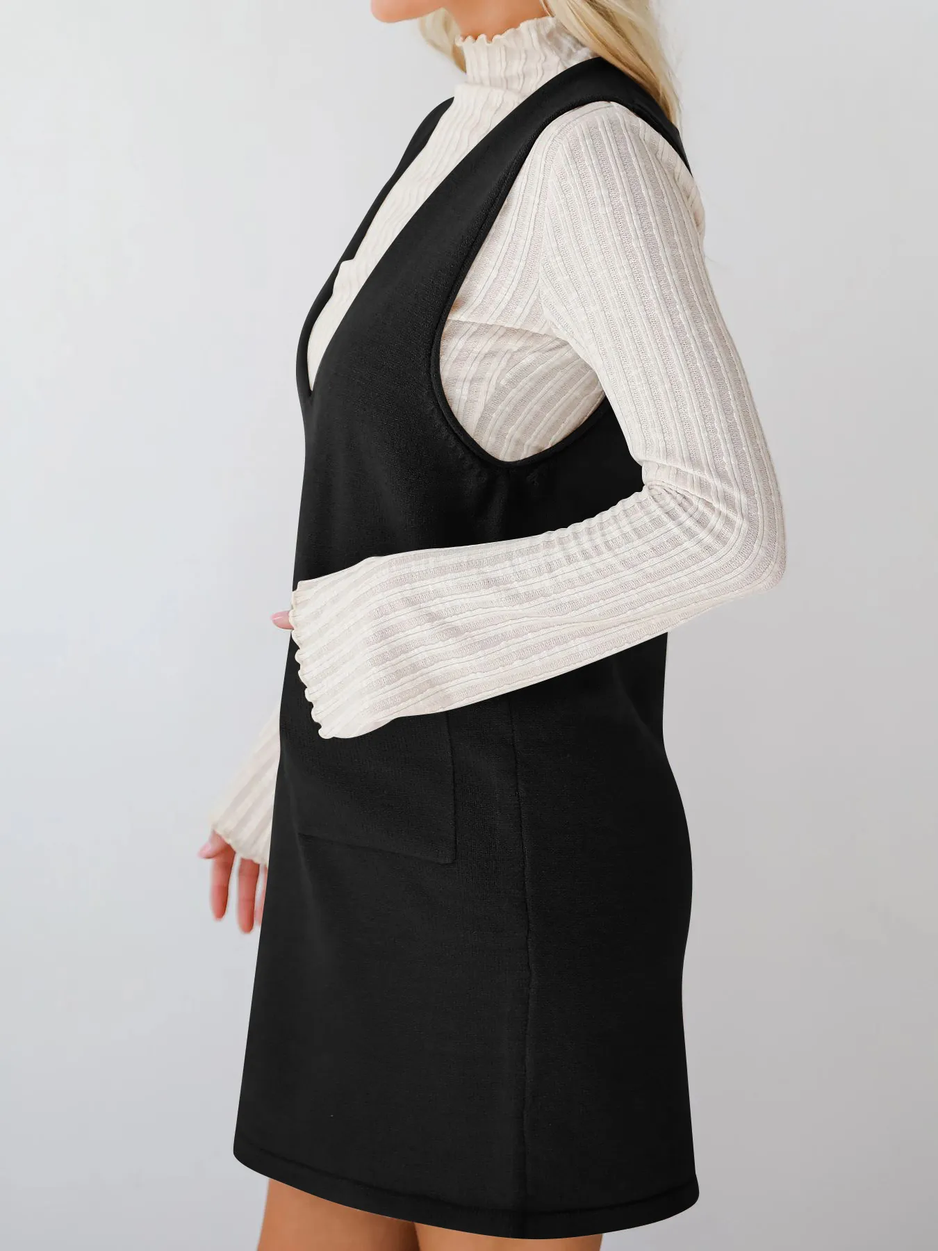 Sleeveless Knit Dress with Pockets - Image 3