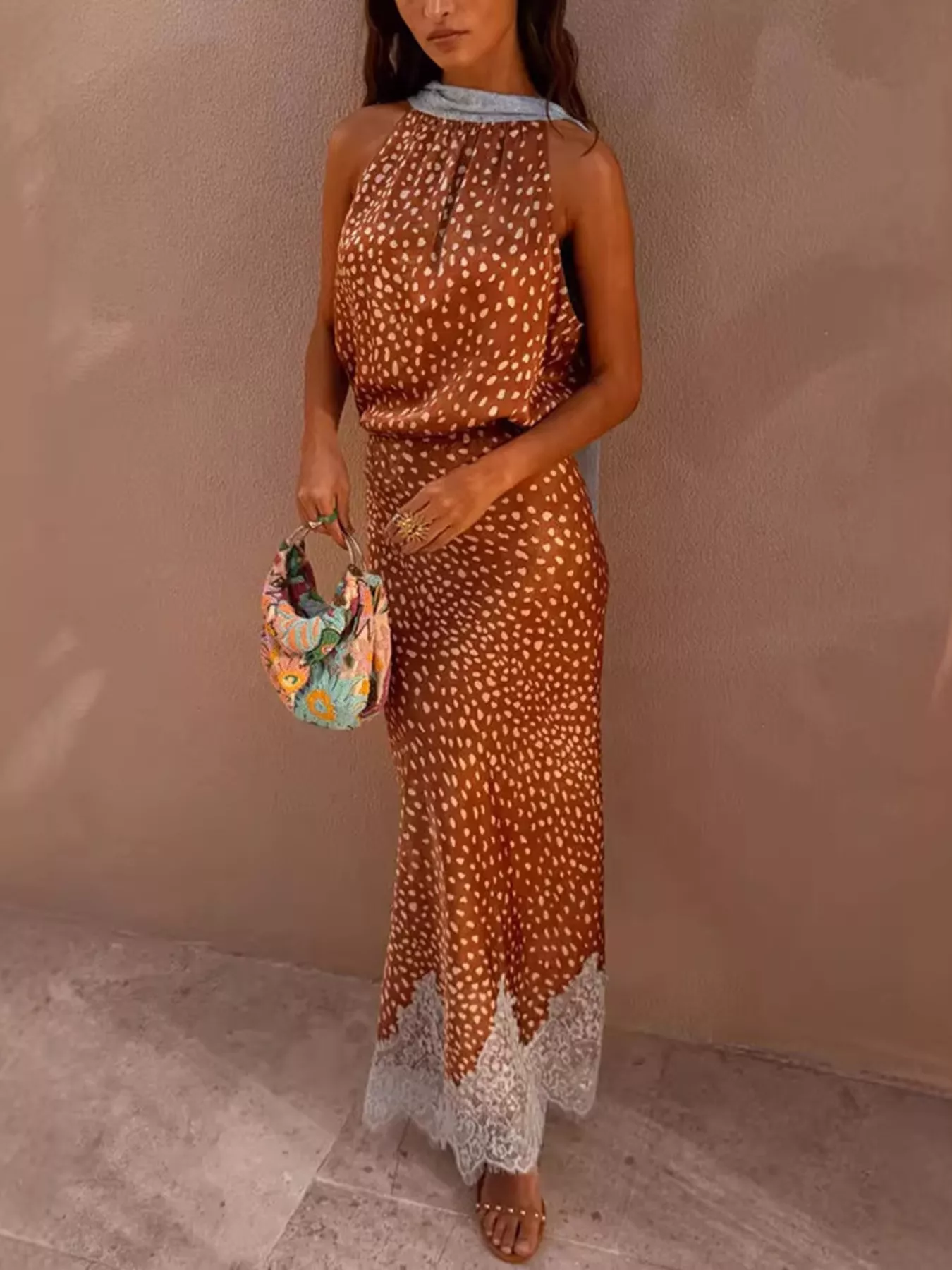 Sleeveless Top and Lace Detail Skirt Set - Image 3