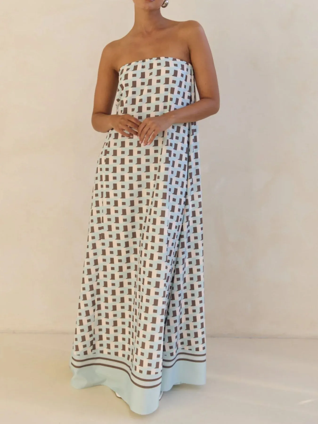 Smocked Printed Tube Maxi Dress - Image 12