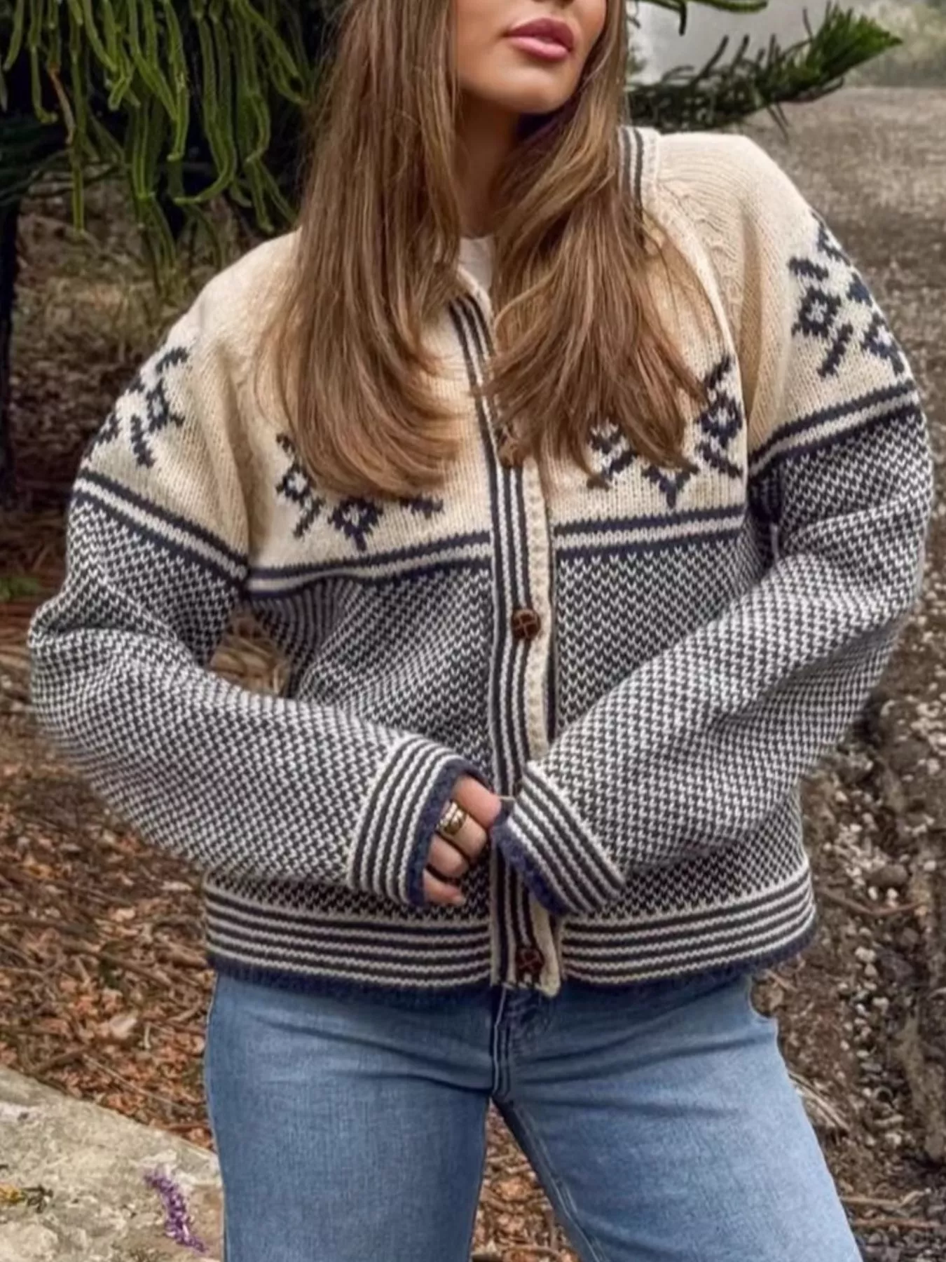 Snowflake Pattern Knit Cardigan - Image 2