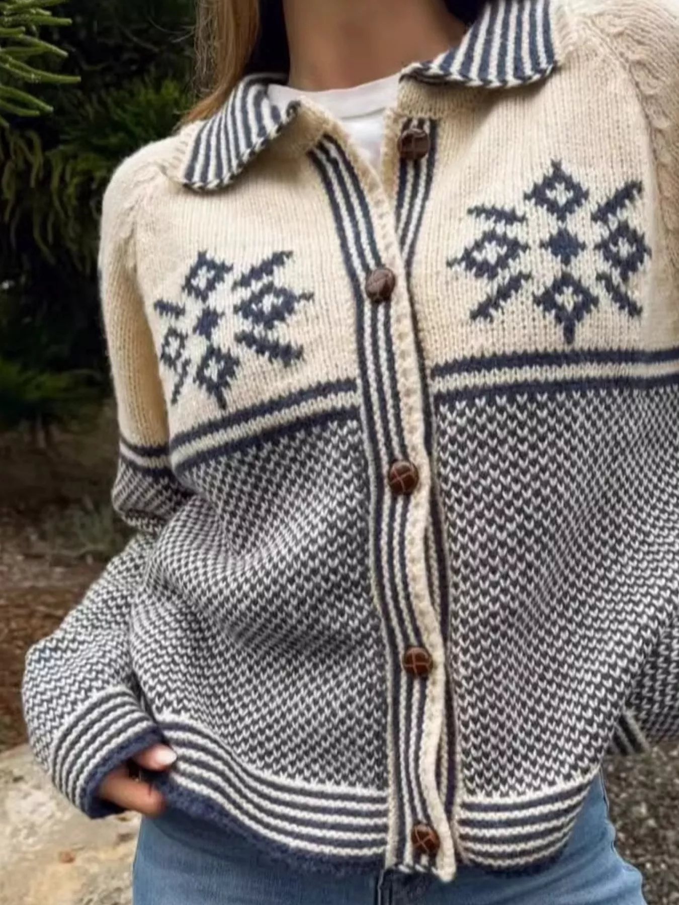 Snowflake Pattern Knit Cardigan - Image 3