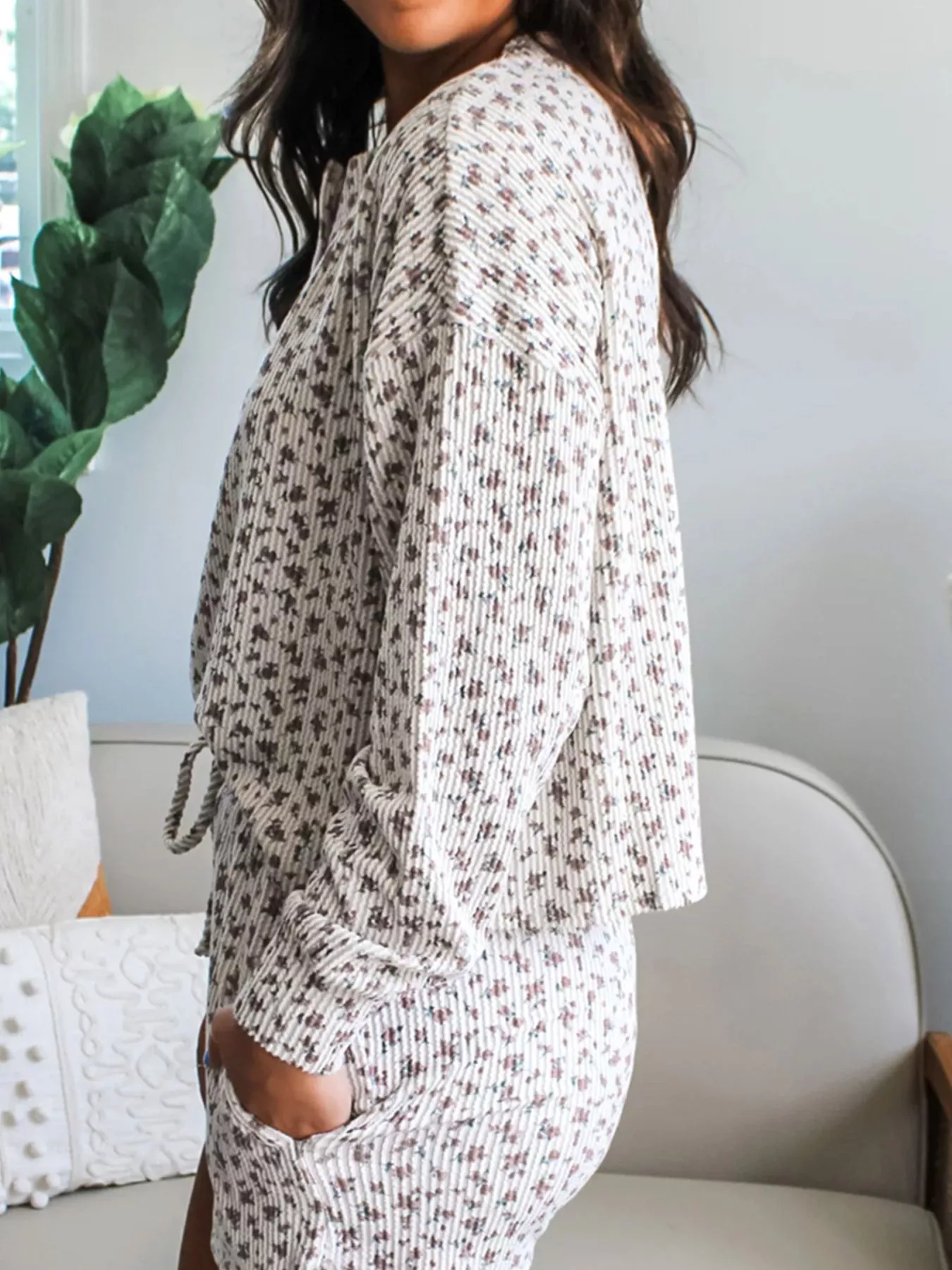 Spiral Ribbed Floral Print Long Sleeve Henley Top Drawstring Short Set - Image 2