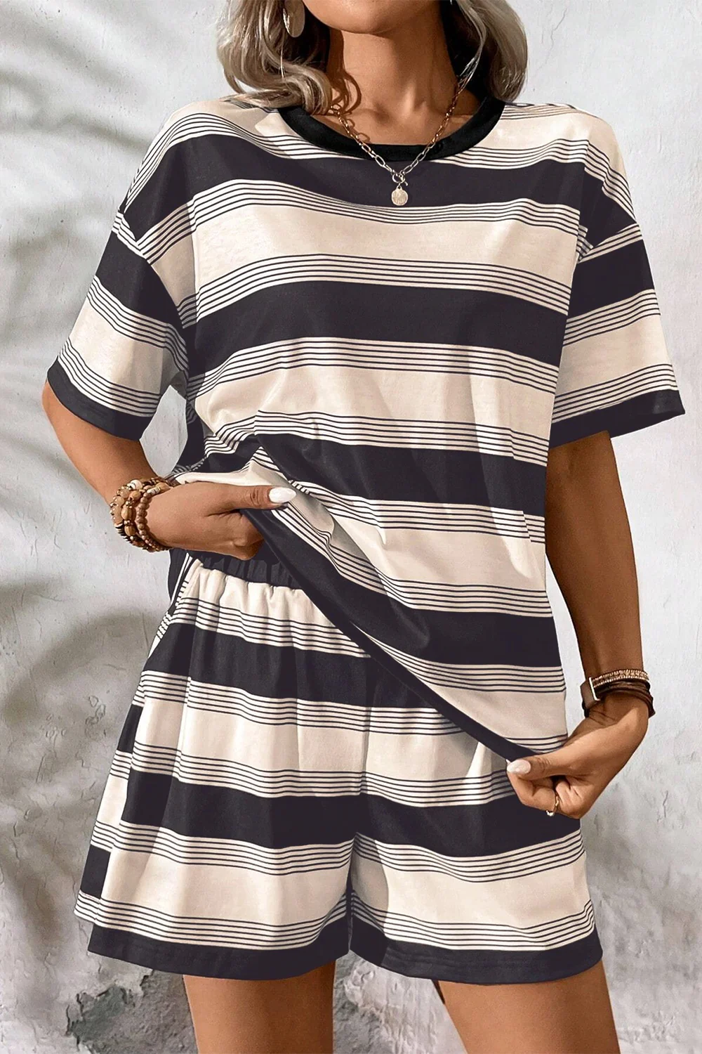 Stripe Half Sleeve T-Shirt and High Waist Pocketed Shorts Set - Image 2