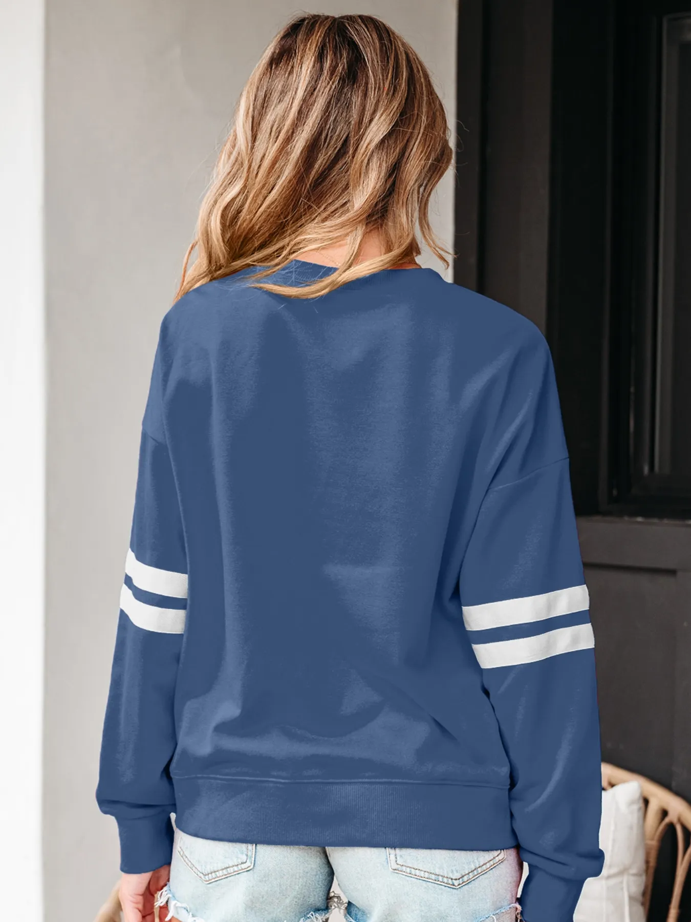 Stripe Round Neck Long Sleeve Sweatshirt - Image 18
