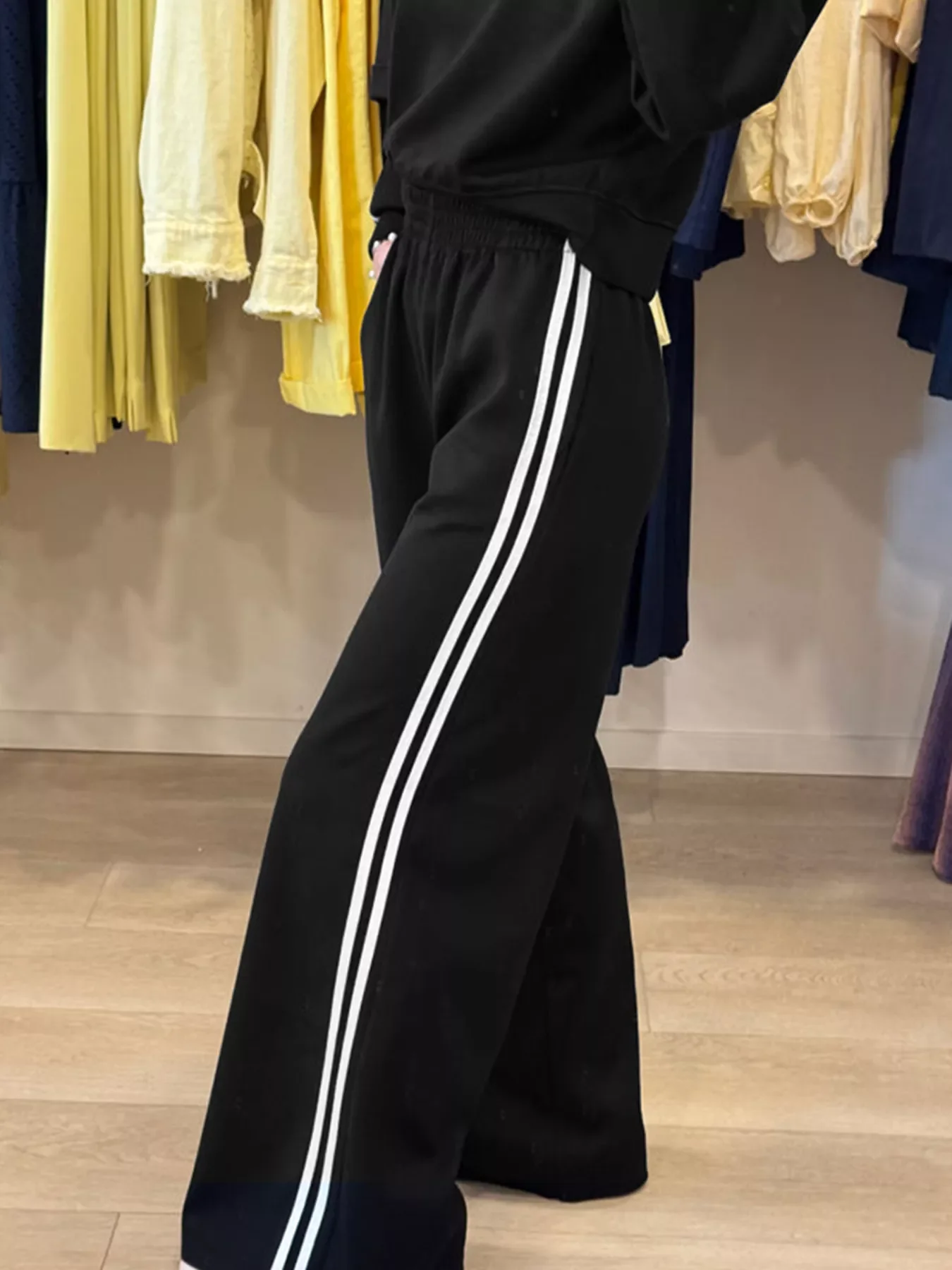 Striped Detail Crewneck Top and Elastic Sweatpants 2pcs Set - Image 10