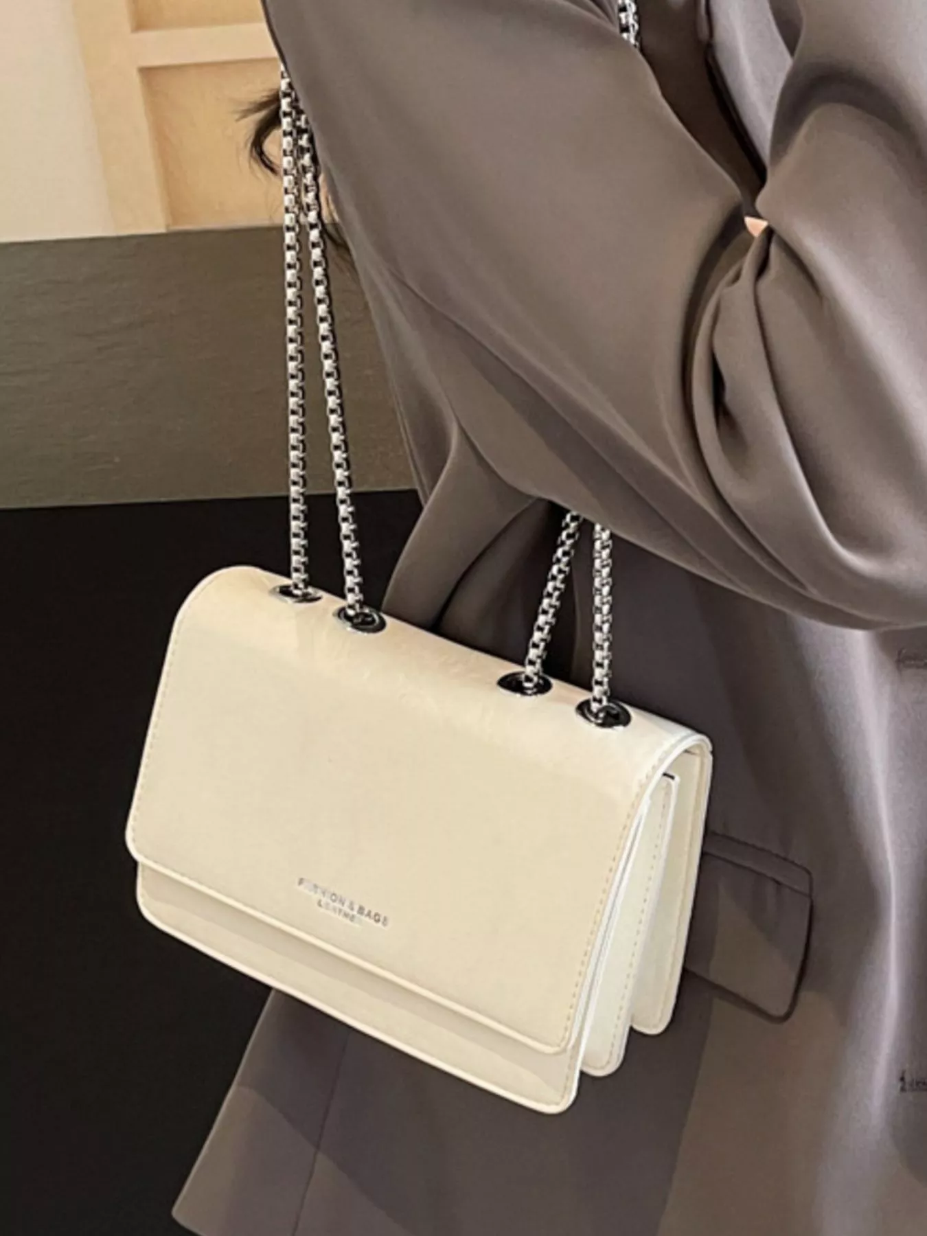 Texture Chain Shoulder Bag - Image 4