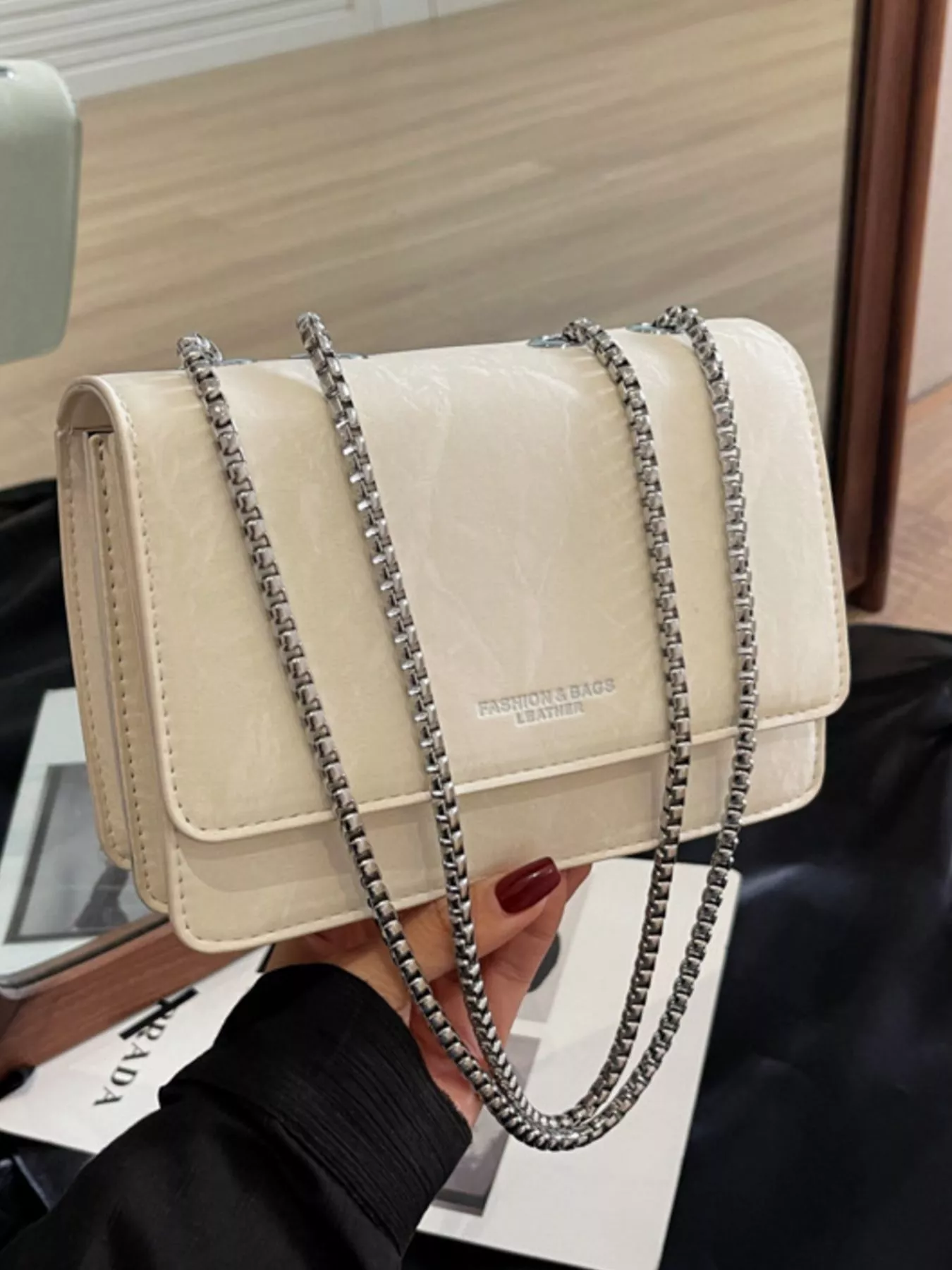 Texture Chain Shoulder Bag - Image 5