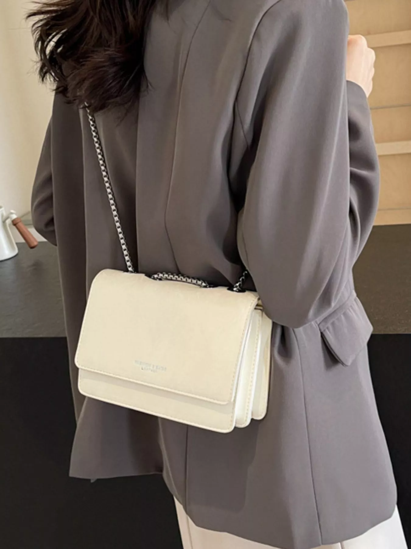 Texture Chain Shoulder Bag - Image 6