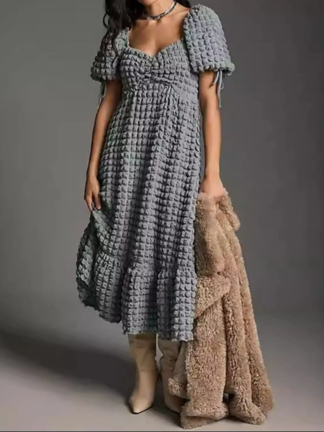 Textured Sweetheart Neck Short Sleeve Dress - Image 22