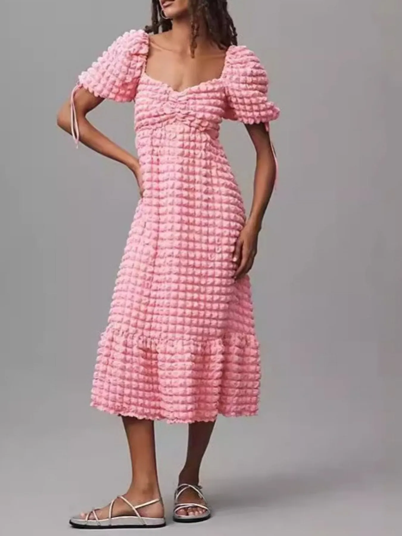 Textured Sweetheart Neck Short Sleeve Dress - Image 8