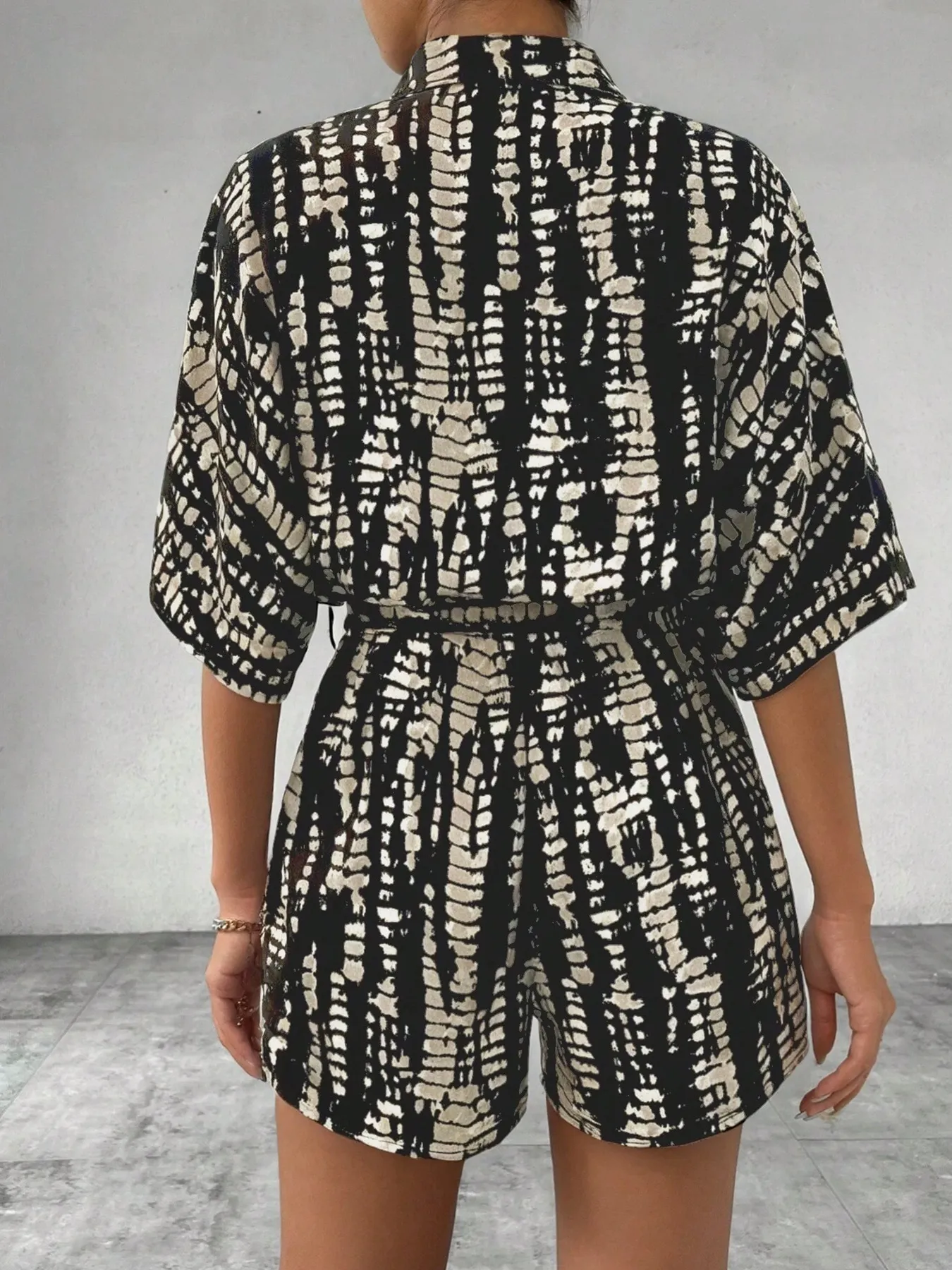 Tie Dye Print Collar Neck Short Sleeve Romper - Image 4