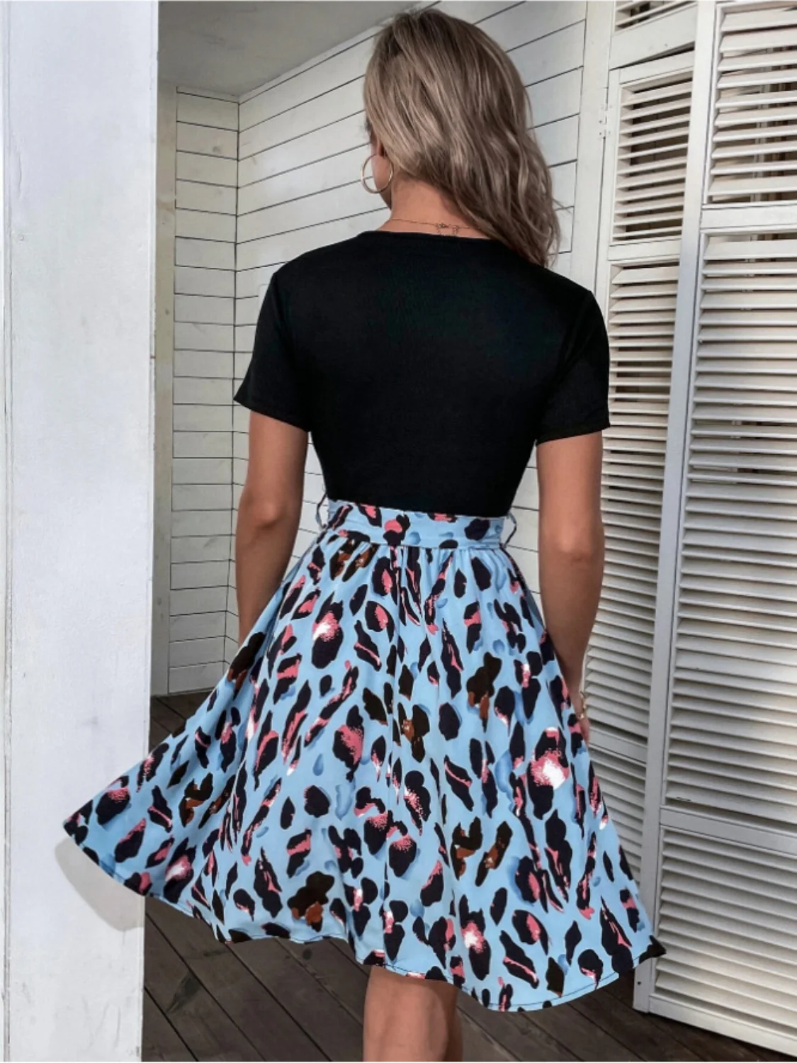 Tied Front Contrast Leopard Short Sleeve Mini Dress - Image 6