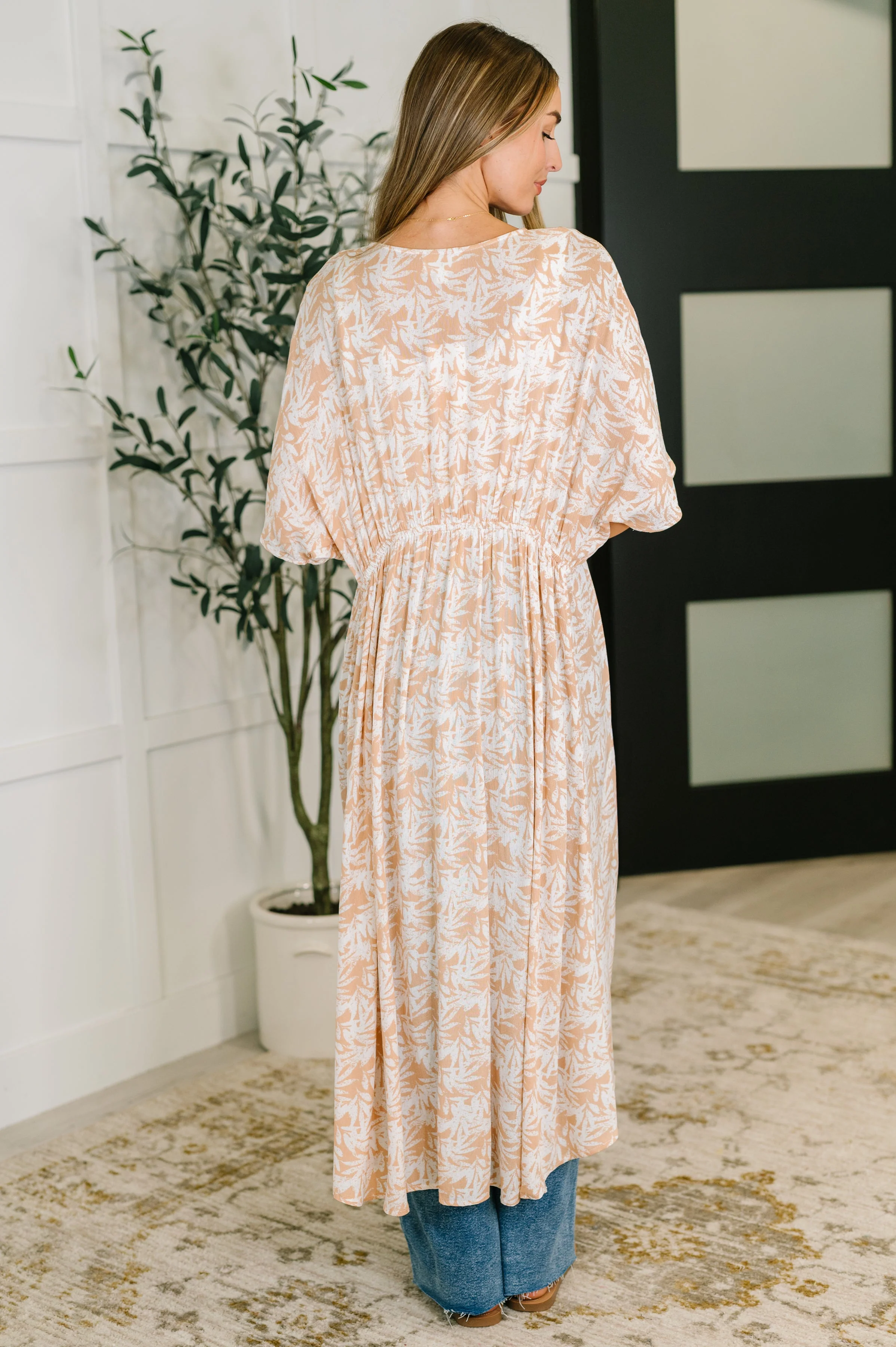 Tropical Print Gauze Kimono with Elastic Waist Tie in Milk Tea - Image 4