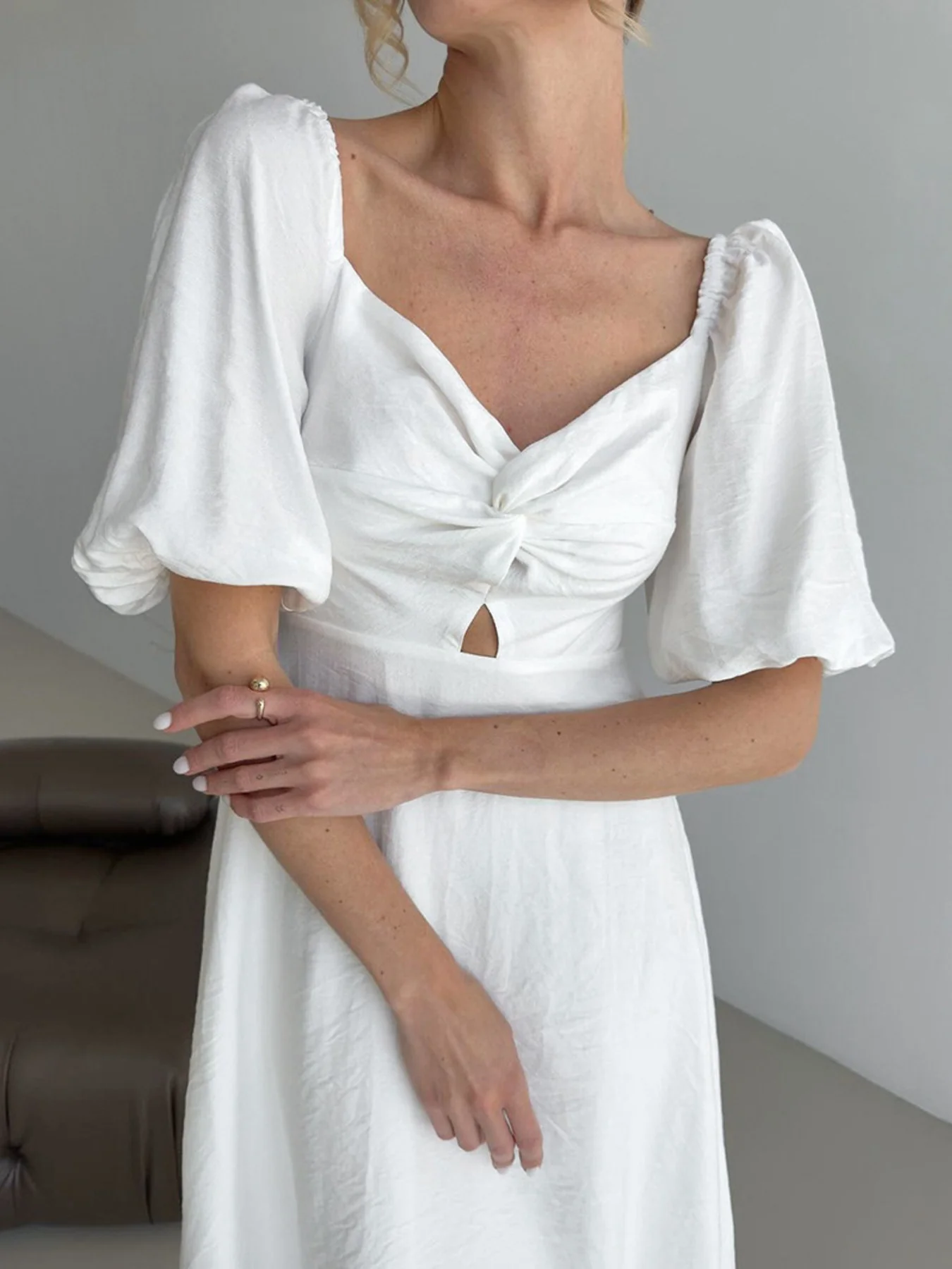 Twisted Front Puff Sleeve Midi Dress - Image 4