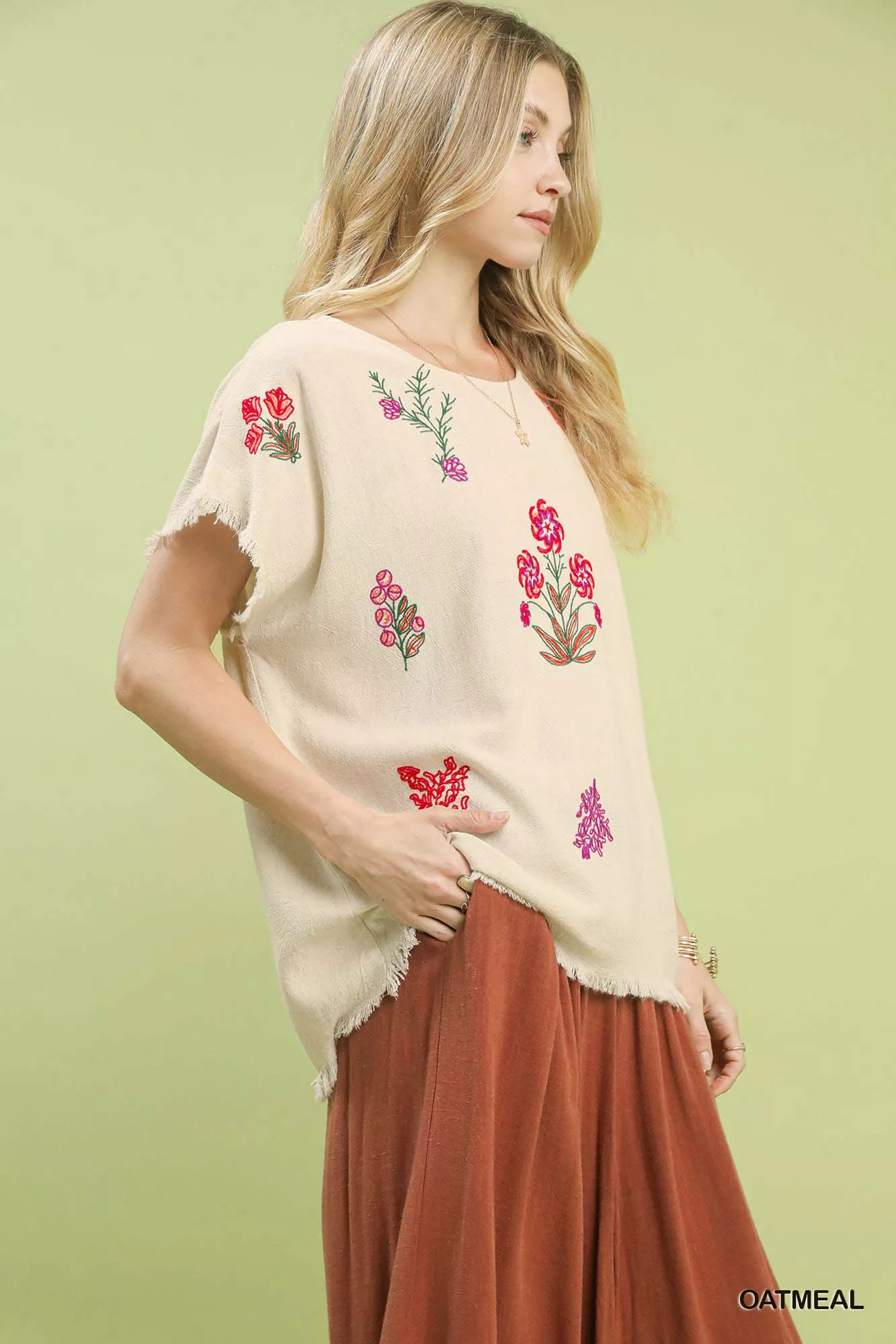 Umgee Linen Blend Embroidered Frayed Hem Top - Image 2
