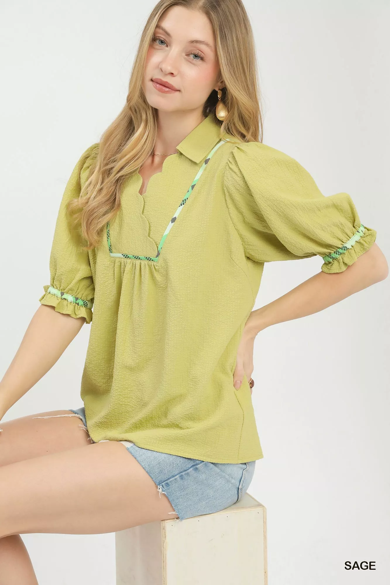 Umgee Scalloped Trim Blouse with Puff Sleeves - Image 4