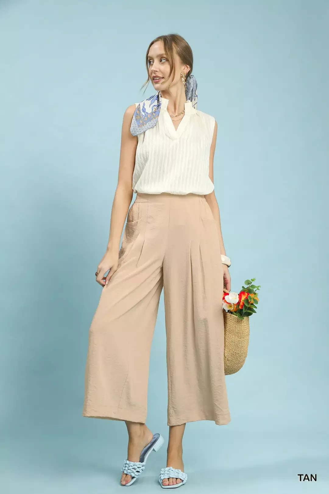 Umgee Solid Pleat Wide-Leg Cropped Pants - Image 5
