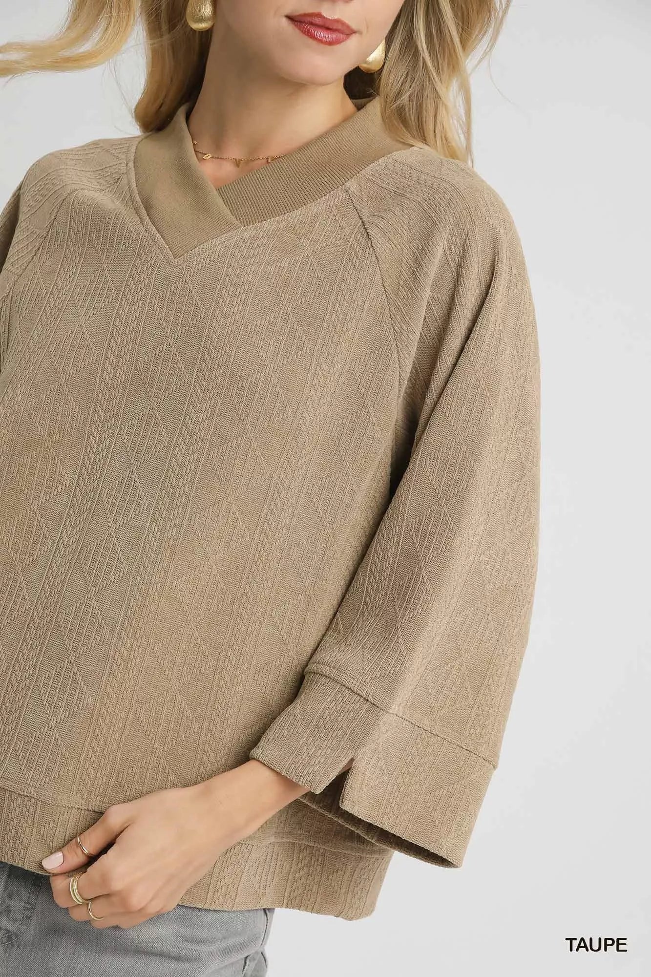 Umgee Textured Knit V-Neck Top - Image 5