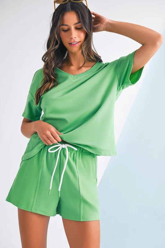 V Neck Drop Shoulder Tee and Patchwork Shorts Set - Image 5