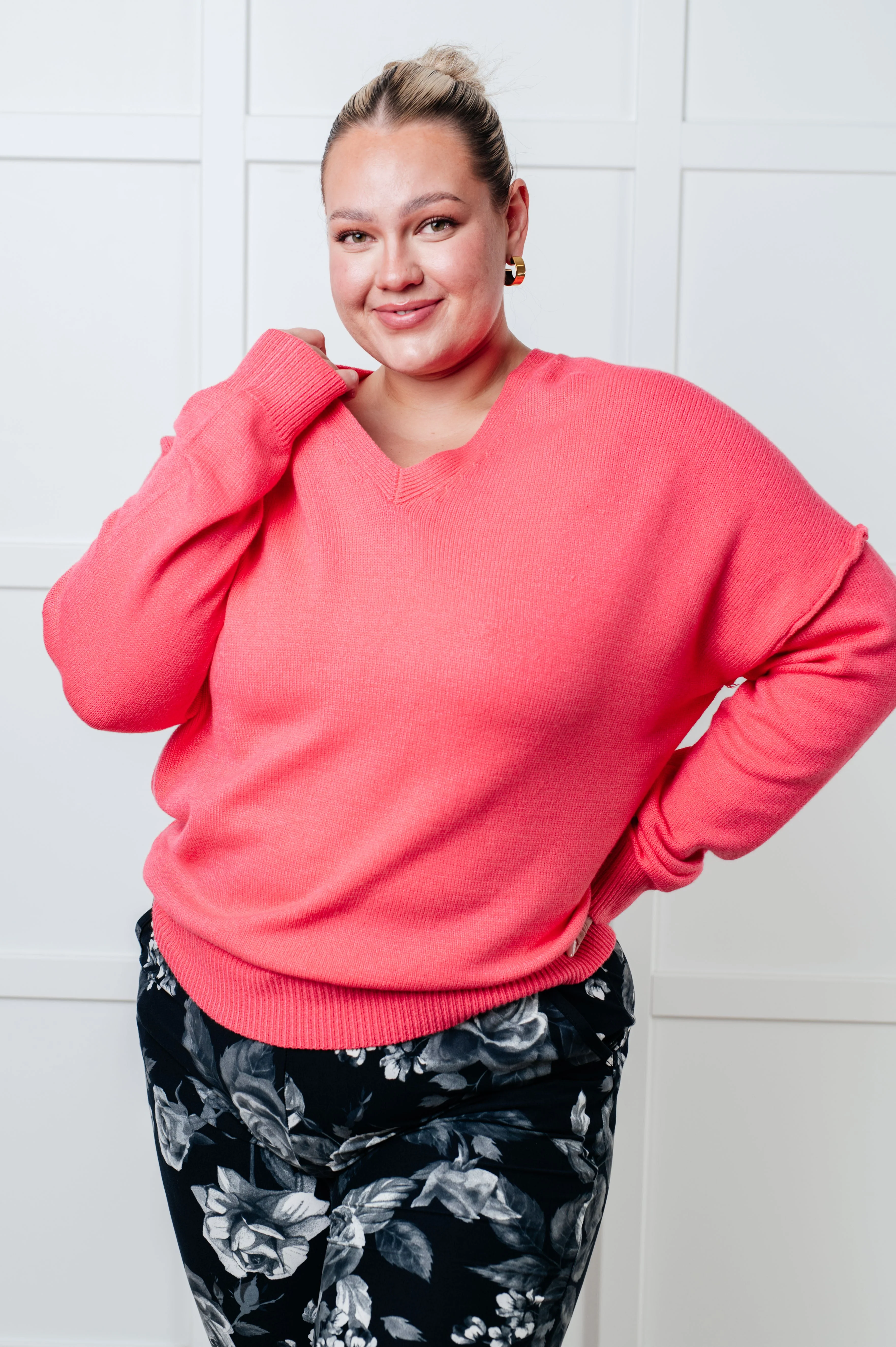 Very Understandable V-Neck Sweater in Pink - Image 4