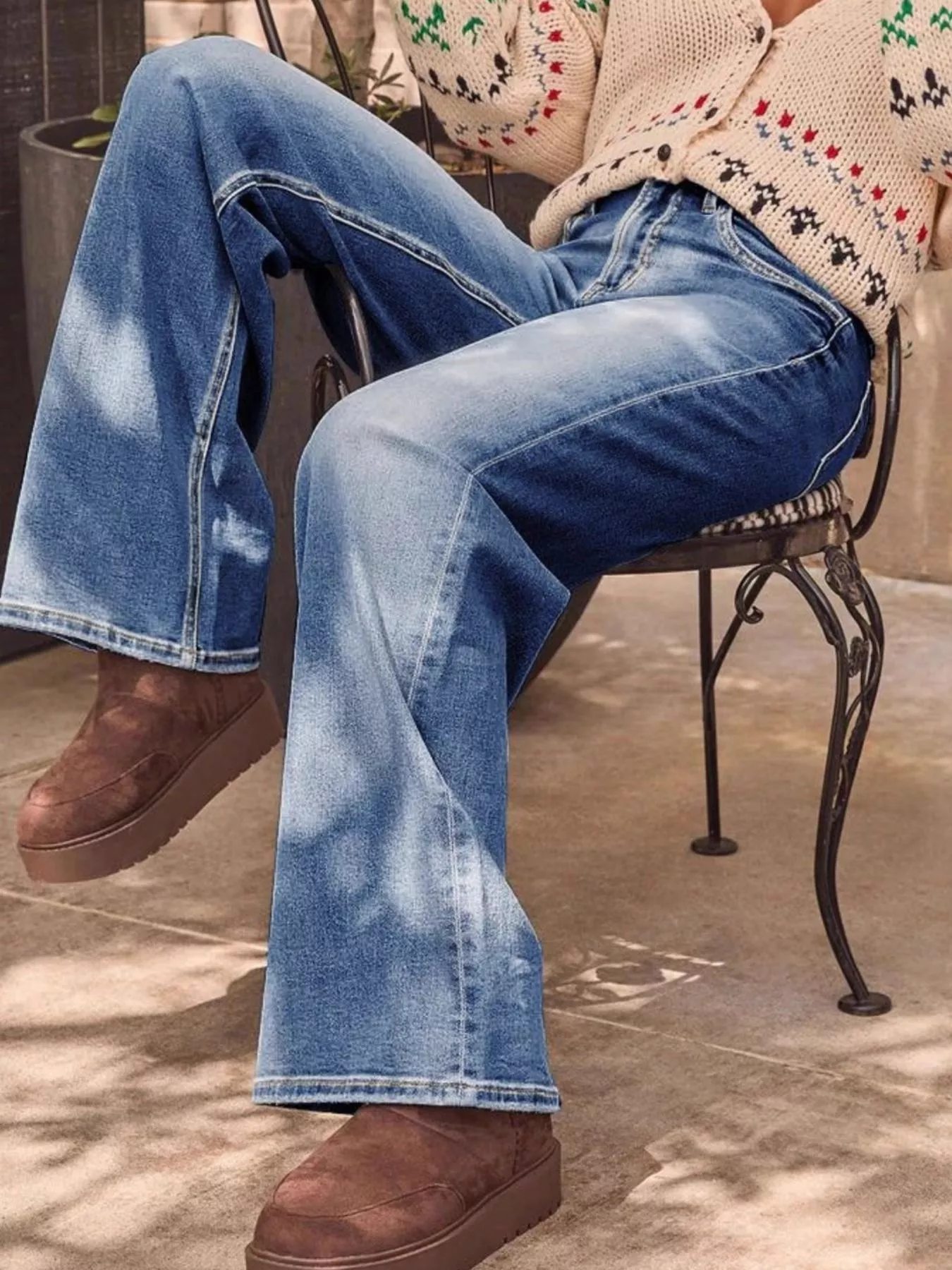 Washed Wide Leg Jeans - Image 9