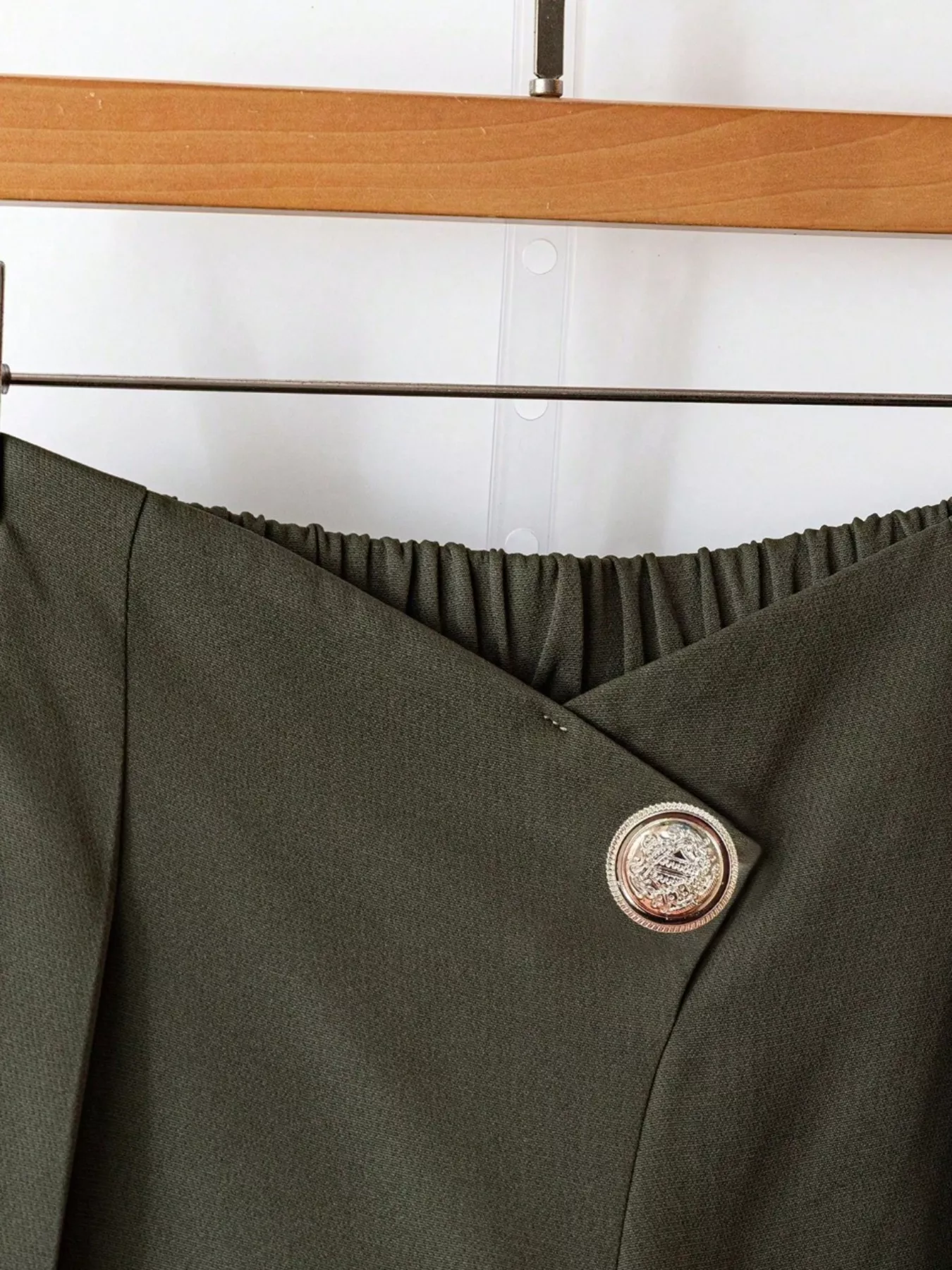 Wide-Leg Button-Accent Pants - Image 3