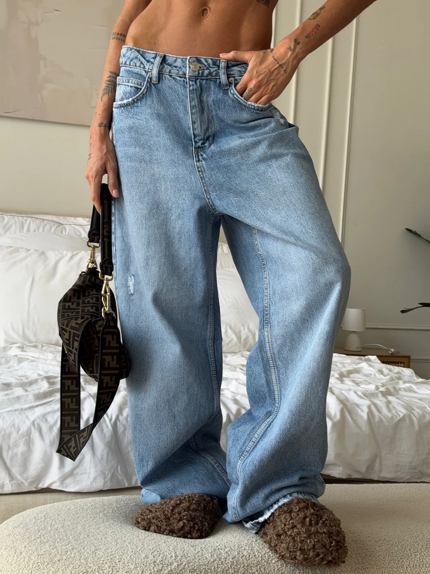 Wide Leg Washed Jeans